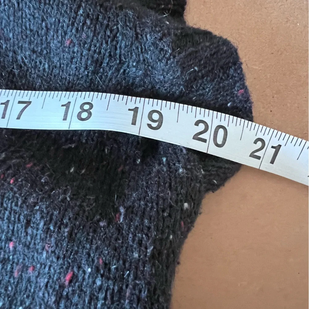 Woolrich Women’s Hooded Sweater Vest Brown Angora Blend size Large - Picture 8 of 9